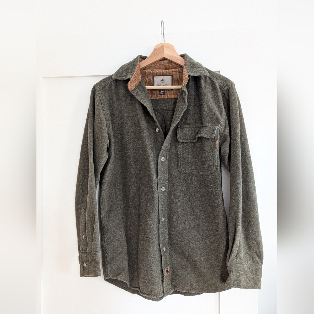 Legendary Whitetails Green Casual Button Down Shirt